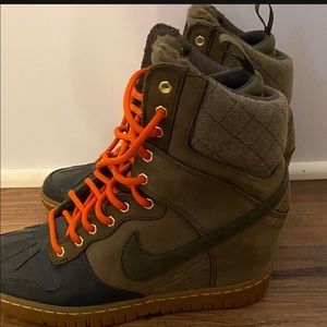 Nike Sky high snow boot/wedge sneaker